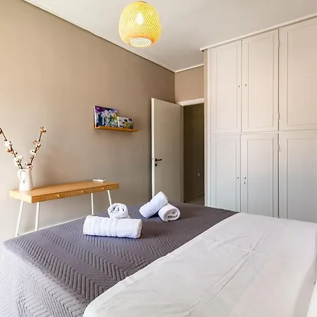 Old City - Minimal Urban Retreat Kalamata